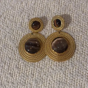 BOUCLES D’OREILLES PENDANTES