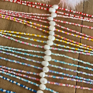 Adeje - Collier en perles tendance avec une perle d'eau douce